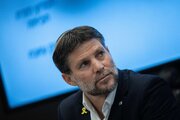 Фашист Исраил режимин малијјә назири: Гәзза сакинләрини ја ҝүллә илә, ја да аҹлыгдан өлдүрәҹәјик!