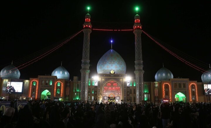  ویژه برنامه مسجد جمکران در ایام سالروز شهادت امام حسن عسکری(ع)