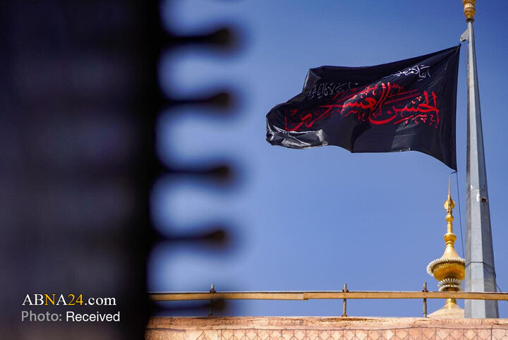 سیاه‌پوشی حرم امام اول شیعیان برای شهادت امام حسن عسکری(ع)