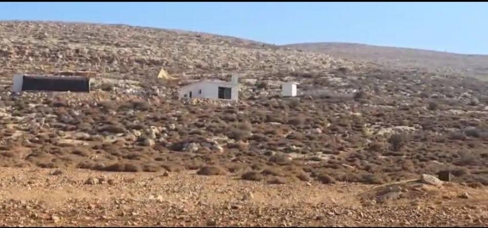 Israeli settlers erect illegal outpost near Nablus, vandalize water wells in Ramallah