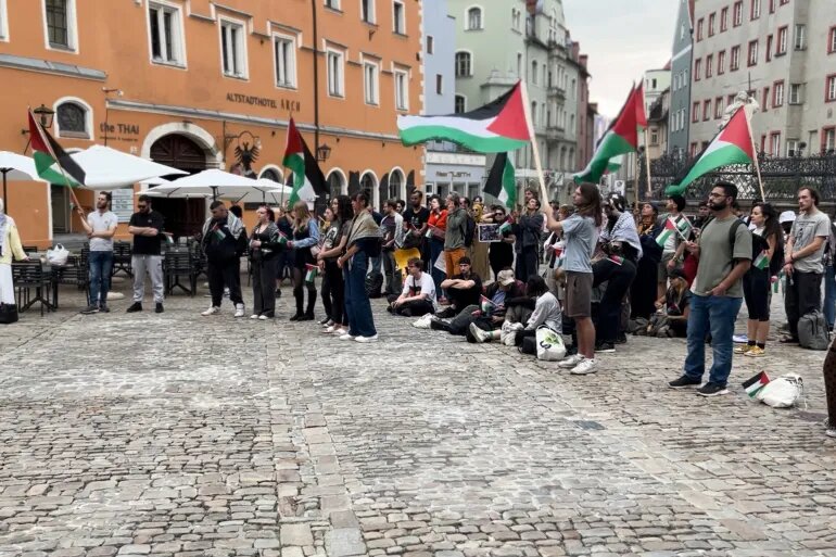 تظاهرات همبستگی با مردم مظلوم غزه در رگنسبورگ آلمان