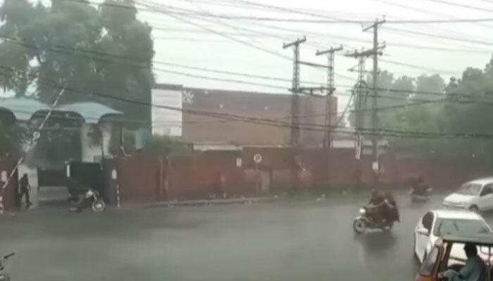 ملتان میں موسلادھار بارش، رین ایمرجنسی نافذ کردی گئی