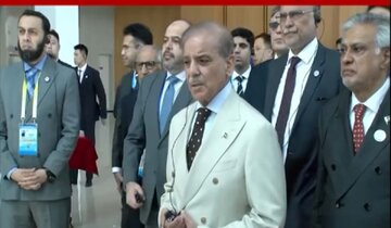 وزیراعظم شہباز شریف کا تیانجن میں نیشنل ارتھ کوئیک سمولیشن سینٹر کا دورہ
