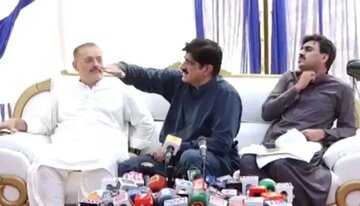 10 لاکھ کیوسک پانی آیا تو گزار لیں گے، نیوی اور فوج سے مدد لی ہے: وزیرِ اعلیٰ سندھ
