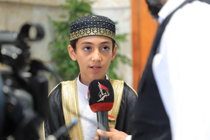 تقرير مصور/ الكربلائي يكرم القارئ الموهوب "البرزنجي" لإحرازه للمركز الأول بالمسابقة القرآنية