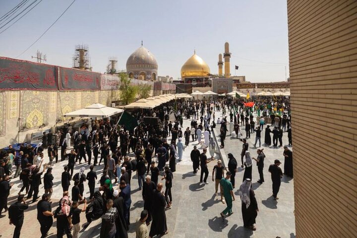 توافْد مواكب العزاء لإحياء ذكرى شهادة الإمام الحسن العسكري (عليه السلام) في سامراء