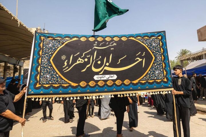 توافْد مواكب العزاء لإحياء ذكرى شهادة الإمام الحسن العسكري (عليه السلام) في سامراء