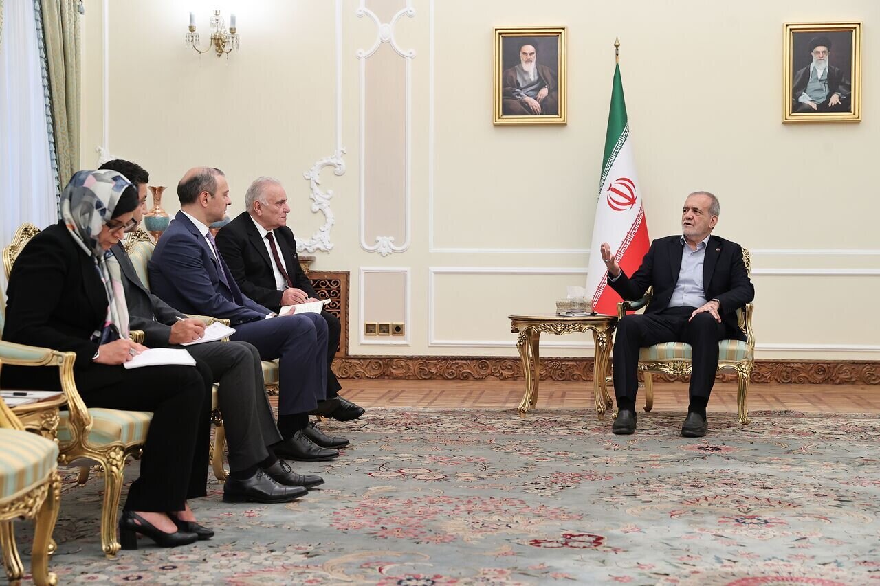Pres. Pezeshkian: No foreign power should disrupt Iran-Armenia friendly ties