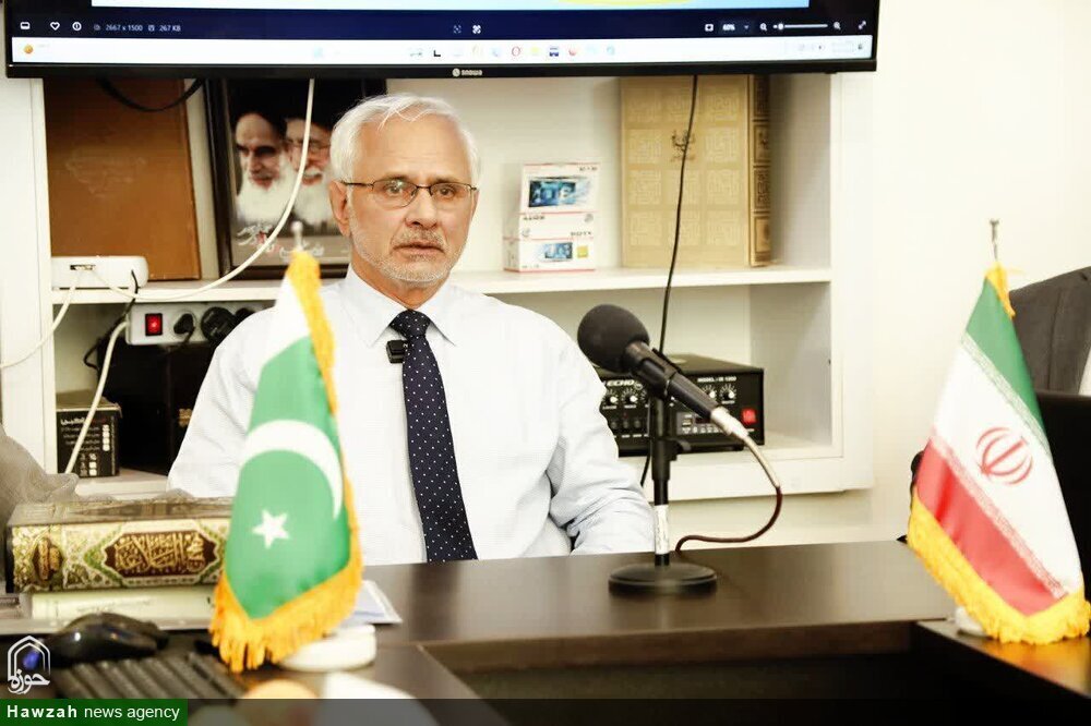 Lahore University President: Ayatollah Khamenei’s guidelines key to Islamic unity