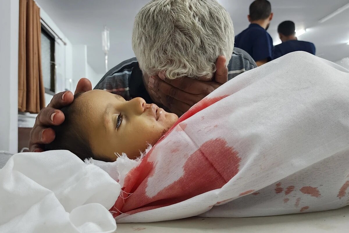 On day 695, Israel steps up its attacks on Gaza