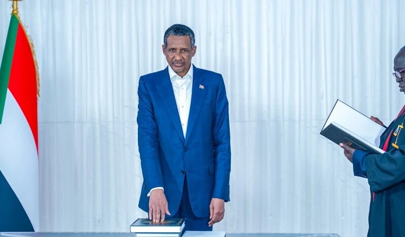 Sudan’da paralel hükümetin başkanı Dagalo görevine başladı