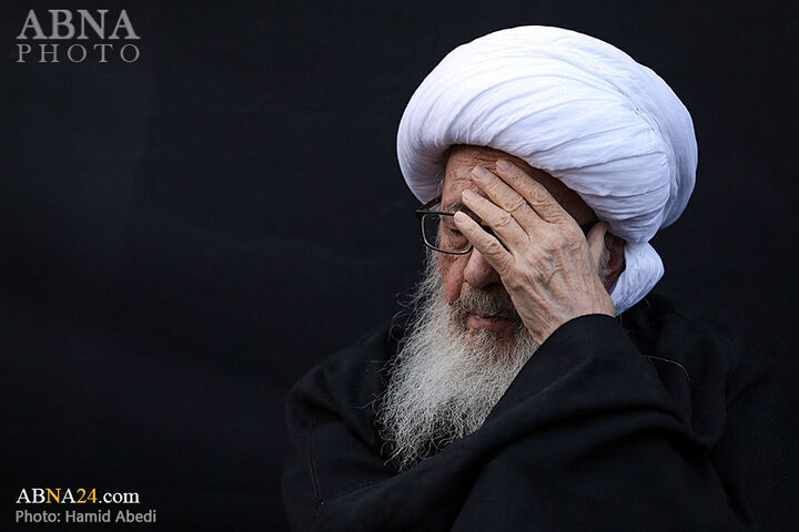 آیت‌الله وحید خراسانی در دسته عزای شهادت امام حسن عسکری(ع) شرکت می‌کند