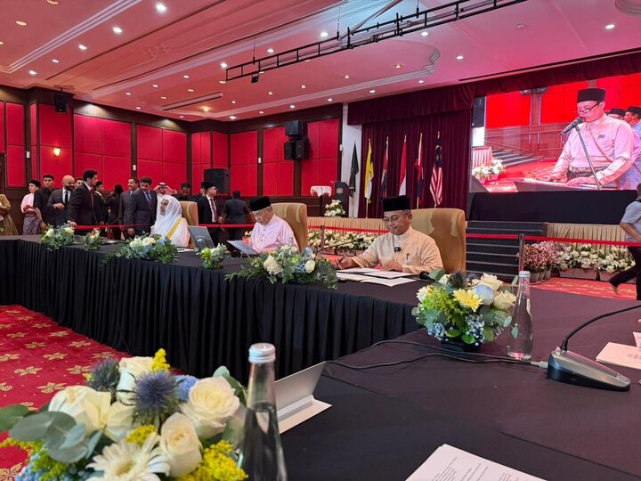 မလေးရှား၀န်ကြီချုပ်ရုံး နှင့် ကမ္ဘာ့မွတ်စလင်မ်အဖွဲ့ချုပ်တို့ ပူးပေါင်းကျင်းပသည့် တတိယအကြိမ်မြောက် အရှေ့တောင်အာရှပညာရှင်များကောင်စီတွေ့ဆုံပွဲ တွင် မြန်မာကိုယ်စားလှယ်များ တက်ရောက်  ။ ။ Photos