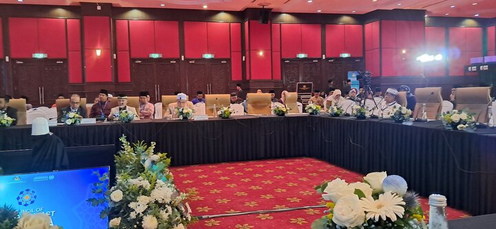 မလေးရှား၀န်ကြီချုပ်ရုံး နှင့် ကမ္ဘာ့မွတ်စလင်မ်အဖွဲ့ချုပ်တို့ ပူးပေါင်းကျင်းပသည့် တတိယအကြိမ်မြောက် အရှေ့တောင်အာရှပညာရှင်များကောင်စီတွေ့ဆုံပွဲ တွင် မြန်မာကိုယ်စားလှယ်များ တက်ရောက်  ။ ။ Photos