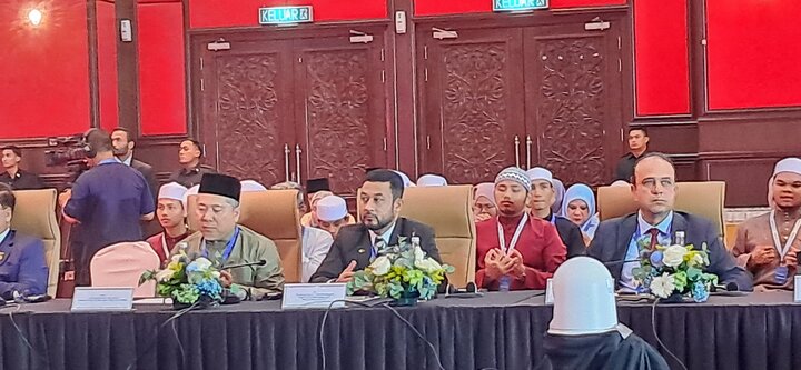 မလေးရှား၀န်ကြီချုပ်ရုံး နှင့် ကမ္ဘာ့မွတ်စလင်မ်အဖွဲ့ချုပ်တို့ ပူးပေါင်းကျင်းပသည့် တတိယအကြိမ်မြောက် အရှေ့တောင်အာရှပညာရှင်များကောင်စီတွေ့ဆုံပွဲ တွင် မြန်မာကိုယ်စားလှယ်များ တက်ရောက်  ။ ။ Photos