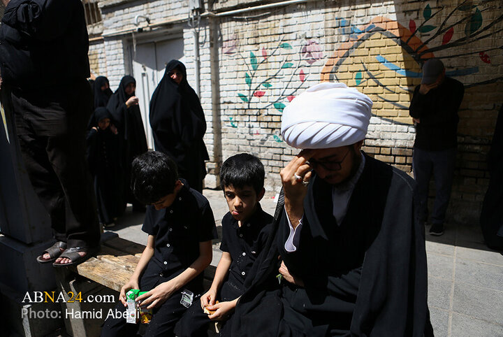 دسته عزاداری آیت‌الله وحید خراسانی در روز شهادت امام حسن عسکری(ع)