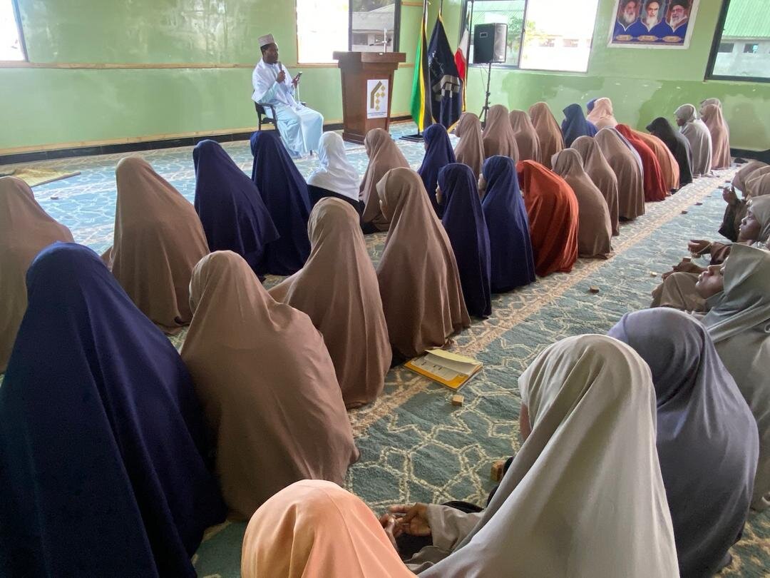 Kwa Mapenzi ya Ahlul-Bayt (as): Hawza ya Mabinti ya Hazrat Zainab (sa) Yaadhimisha Kumbukumbu ya Shahada ya Imam Hassan Al-Askari (a.s) +Picha