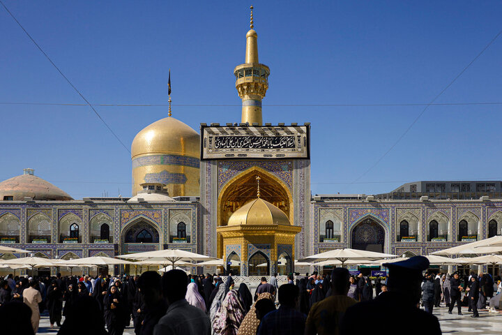 تقرير مصور/ أجواء الحرم الرضوي الشريف في يوم شهادة الإمام الحسن العسكري (ع)