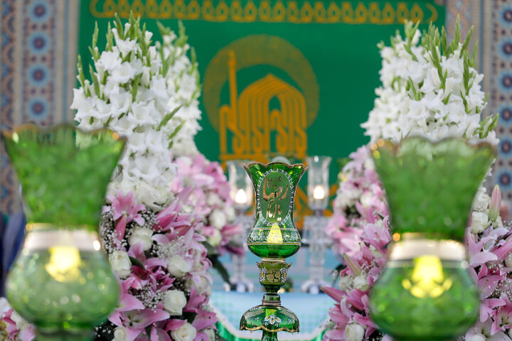 تقرير مصور/ مراسم تغيير راية حرم الإمام الرضا (ع) تزامنا مع الثالث من ربيع الأول