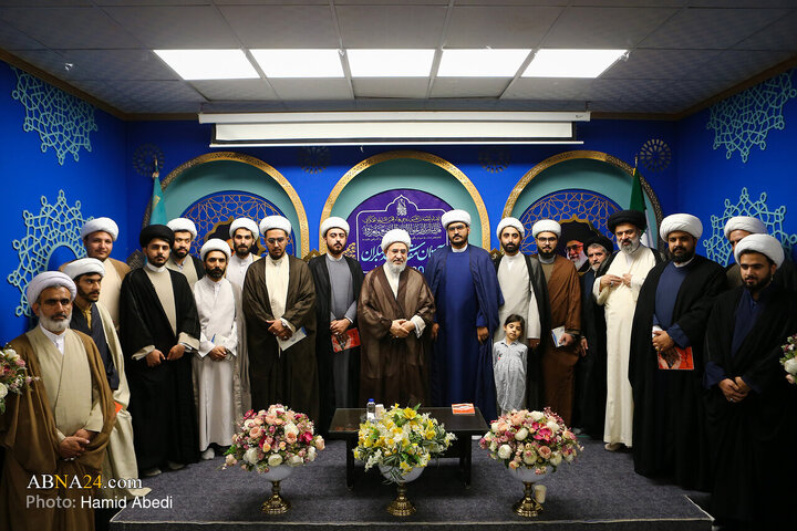 تجدید عهد طلاب حوزه علمیه قم با حضرت مهدی (عج)