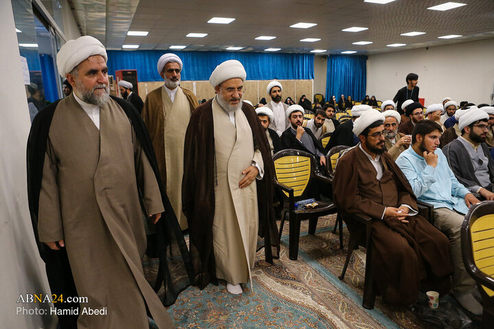 تجدید عهد طلاب حوزه علمیه قم با حضرت مهدی (عج)