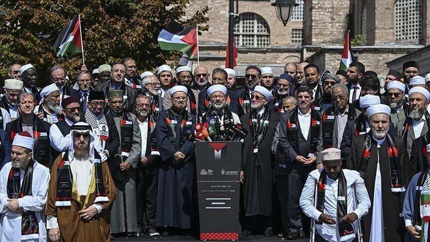 Islamic scholars call for unity and action at Gaza conference in Istanbul