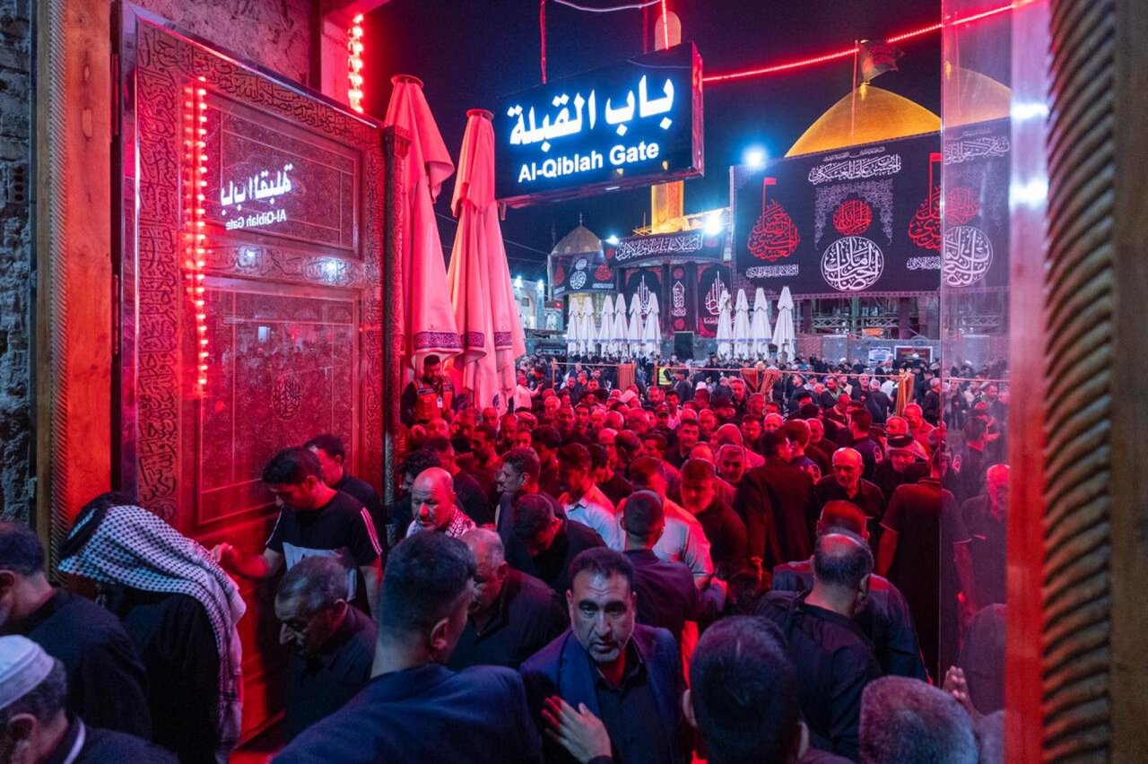 Crowds of believers commemorate martyrdom anniversary of Imam al-Askari in Samarra (+Photos)