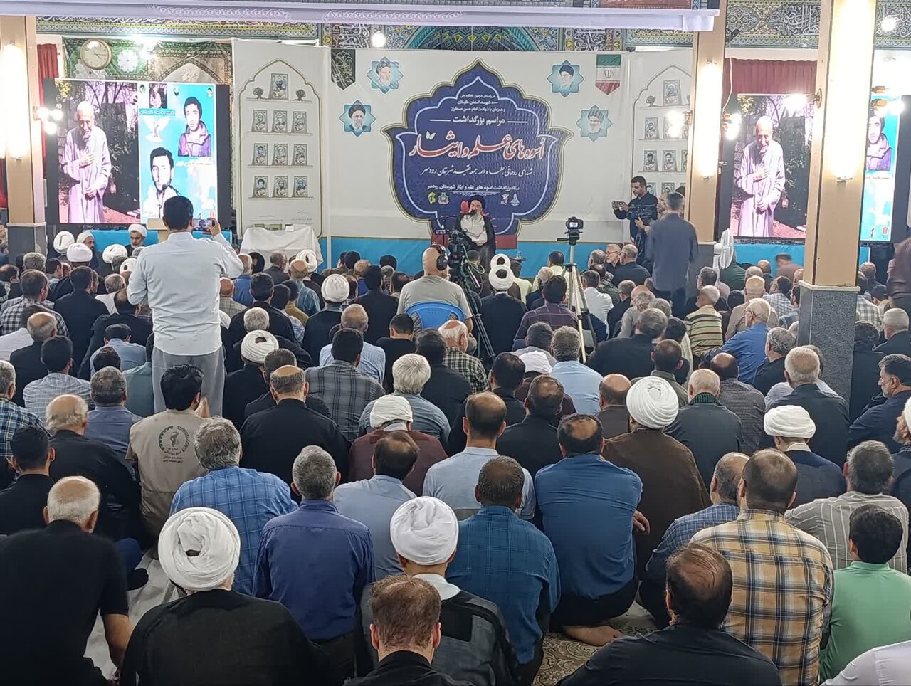 آیت‌الله خاتمی: شهدا و علما شناسنامه شهرها هستند/ استکبار جهانی بارها به امید براندازی انقلاب ناامید شد