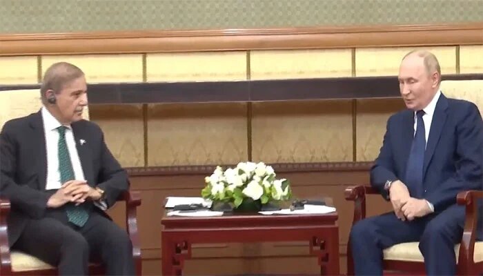 صدر پیوٹن کی وزیرِ اعظم شہباز شریف کو نومبر میں دورۂ روس کی دعوت