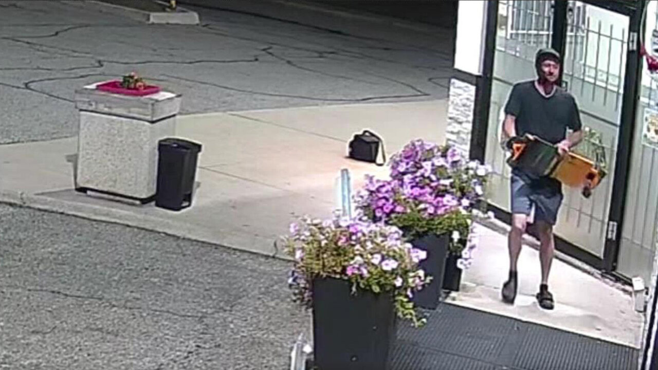 Police Investigate Islamophobic Attack on Islamic Center in Mississauga