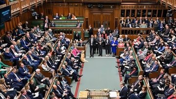 Perché continua il divario tra il Parlamento e il governo britannico riguardo alla crisi di Gaza?