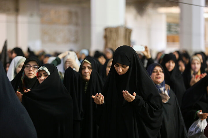 Photos: Beginning of Imam Mahdi's Imamat celebrated at Hazrat Masoumeh holy shrine