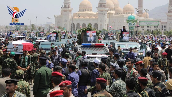 تقرير مصور/ صنعاء.. المشيعون لشهداء العدوان الصهيوني الغاشم يؤكدون الإصرار والثبات ضد قوى الاستكبار