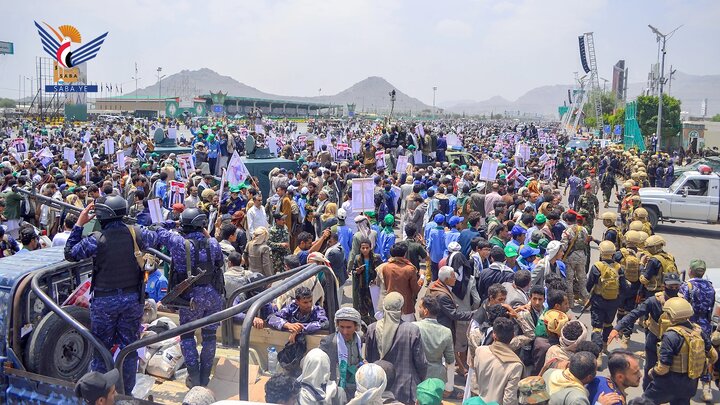 تقرير مصور/ صنعاء.. المشيعون لشهداء العدوان الصهيوني الغاشم يؤكدون الإصرار والثبات ضد قوى الاستكبار