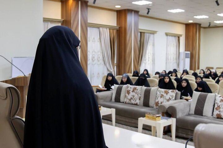 إقامة ملتقى الكوثر الأول لطالبات جامعات كربلاء