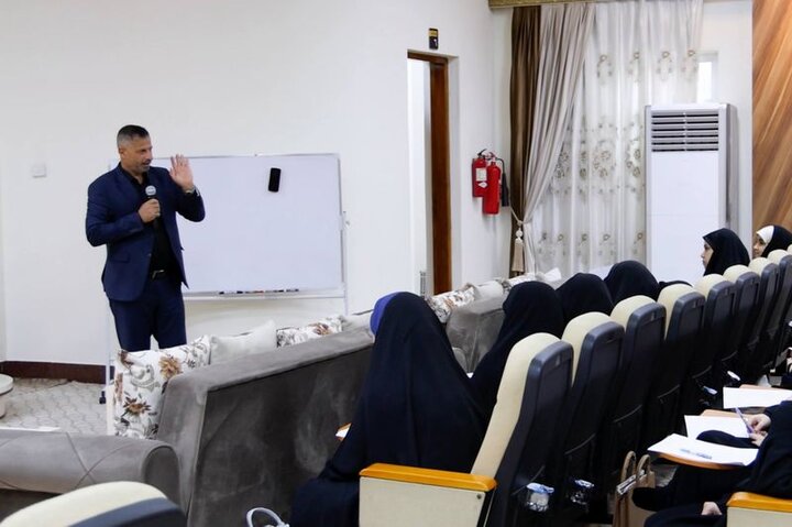 إقامة ملتقى الكوثر الأول لطالبات جامعات كربلاء