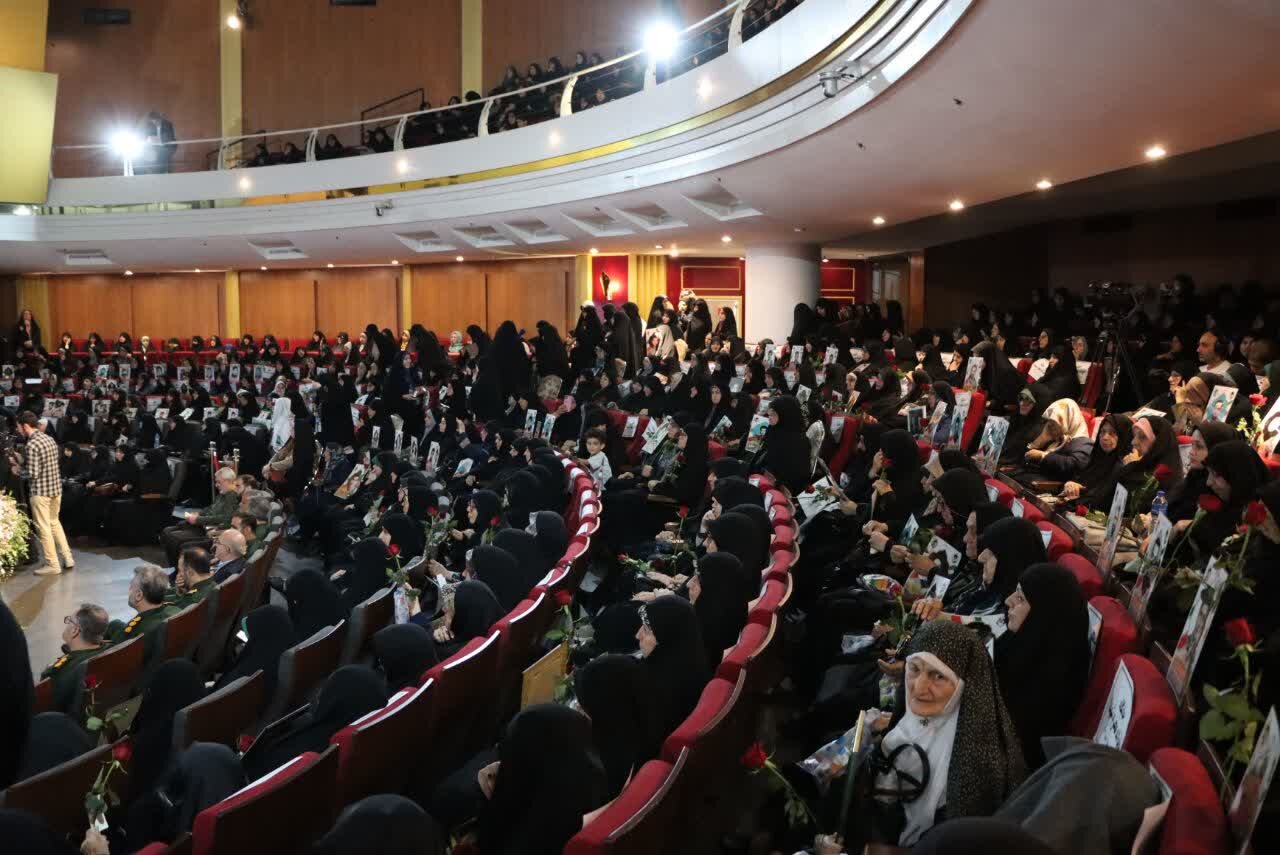 اجلاسیه شهدای زن گیلان با روایت پرچمداری حماسه و ایثار زنان برگزار شد