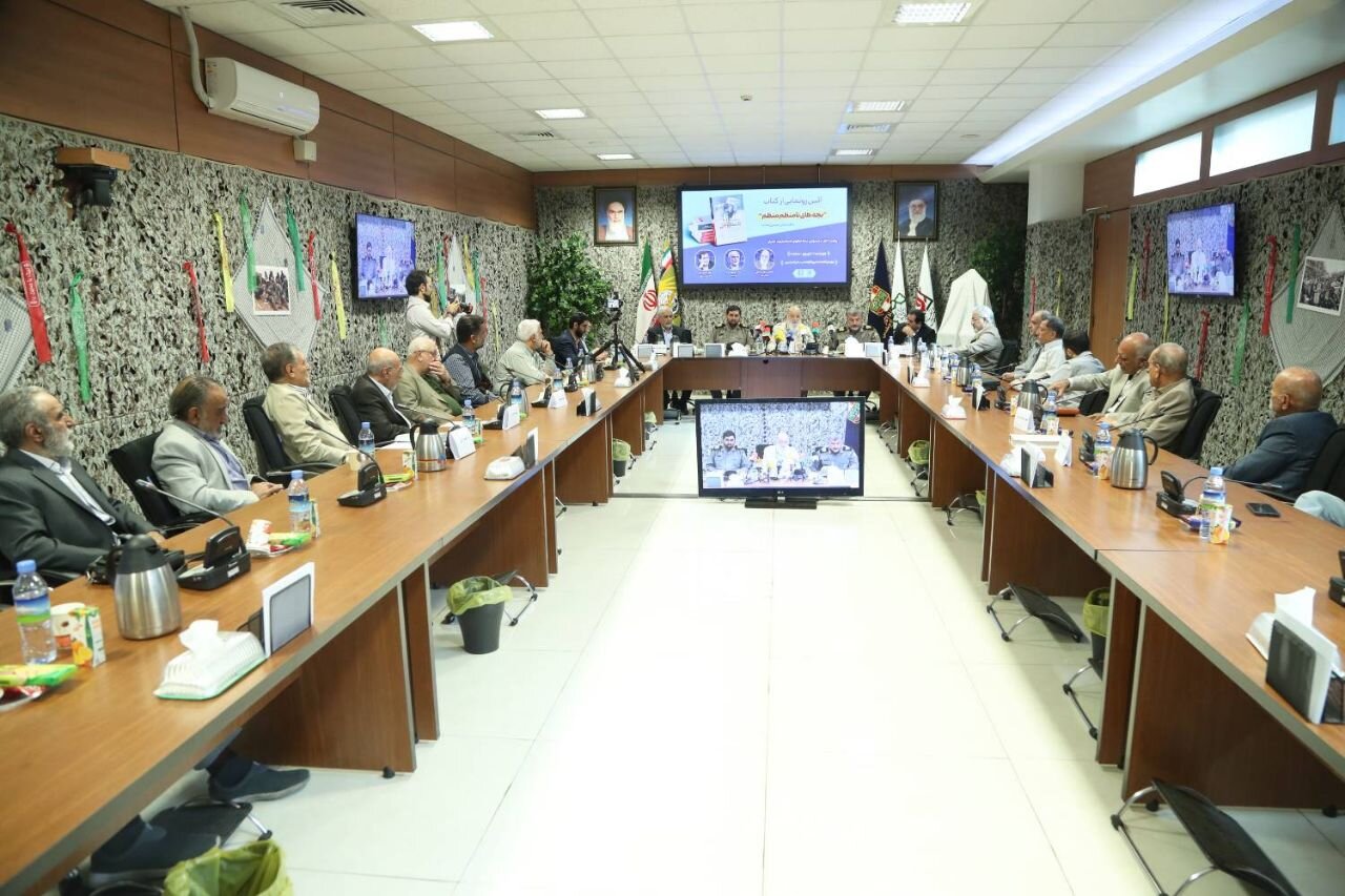 «بچههای نامنظم منظم»؛ روایت شفاهی ستاد جنگهای نامنظم شهید چمران رونمایی شد