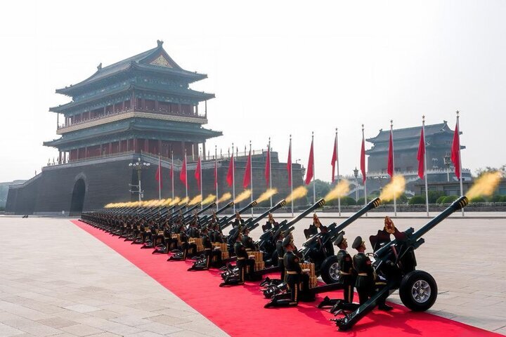 Çin’den Dünyaya Askeri Şov