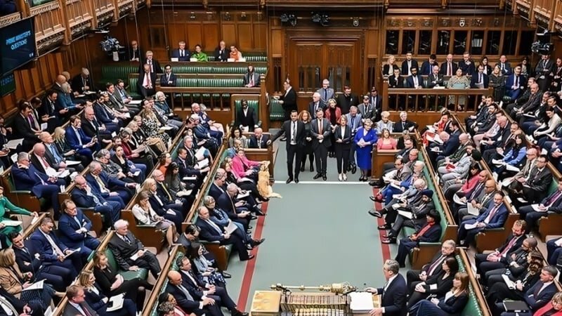 Perché continua il divario tra il Parlamento e il governo britannico riguardo alla crisi di Gaza?