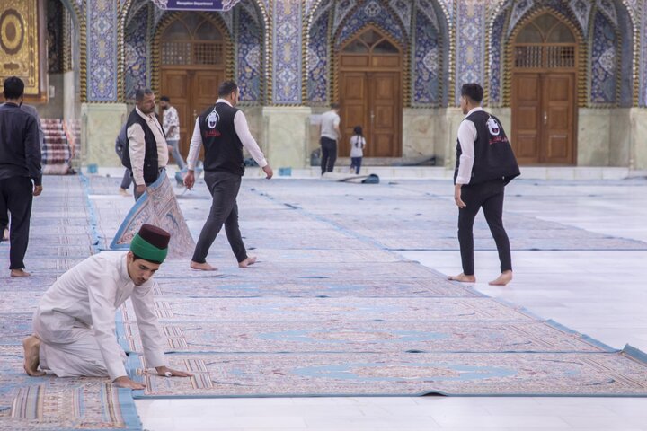 غسل حرم مرقد أبي الفضل العباس (ع) وصحنه الشريف