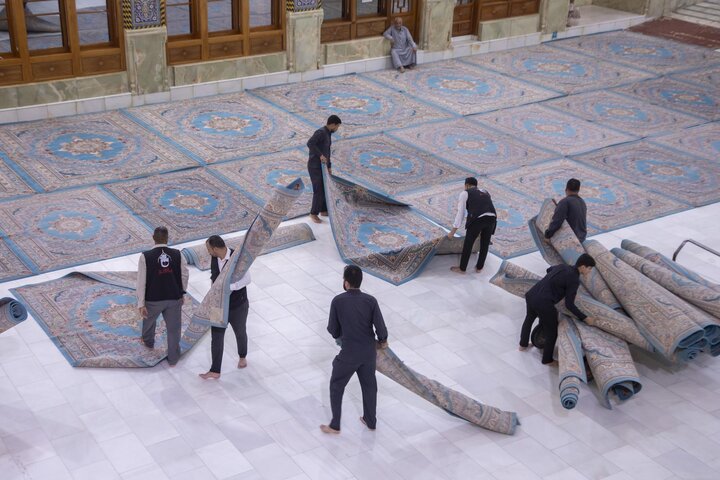 غسل حرم مرقد أبي الفضل العباس (ع) وصحنه الشريف