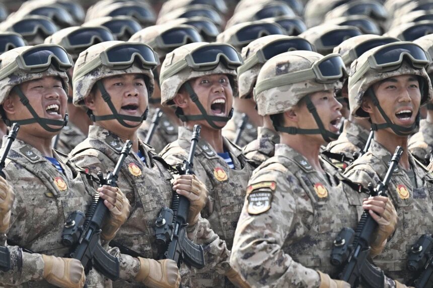 China Yaonesha Nguvu za Kijeshi Katika Gwaride Huku Rais wa China Xi Akisimama Pamoja na Rais Putin na Rais Kim +Picha