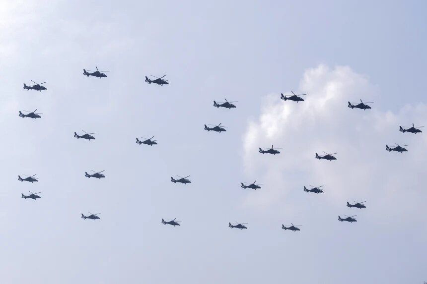 China Yaonesha Nguvu za Kijeshi Katika Gwaride Huku Rais wa China Xi Akisimama Pamoja na Rais Putin na Rais Kim +Picha