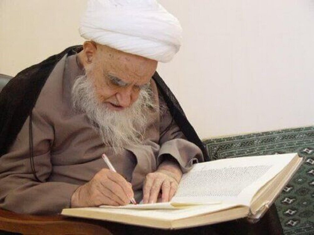 Grand Ayatollah Safi Golpayegani Refuted Claims of Buddhist Influence on Islam