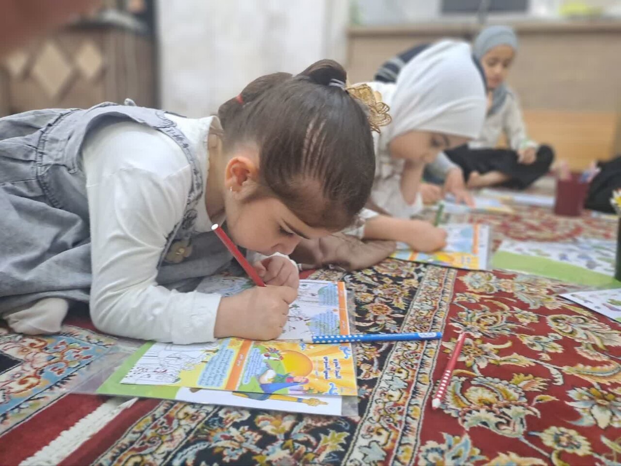 برگزاری گردهمایی زنان پیرو اهلبیت(ع) در حرم رضوی با موضوع "نقش مادران در تربیت نسل مهدوی" + تصاویر