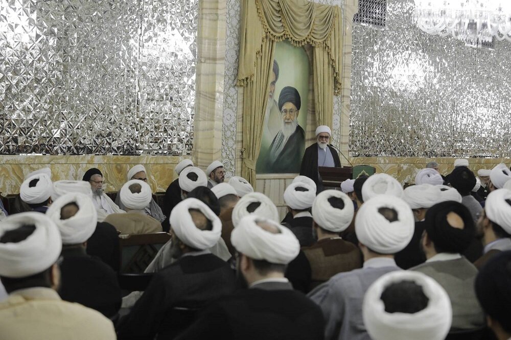 امروز بیش از هر زمان به وحدت و تقویت روحیه مردم نیازمندیم 