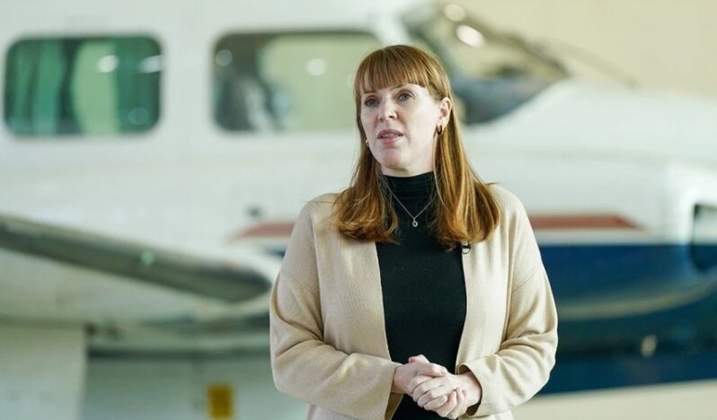 İngiltere Başbakan Yardımcısı Rayner vergi skandalı sonrası istifa etti