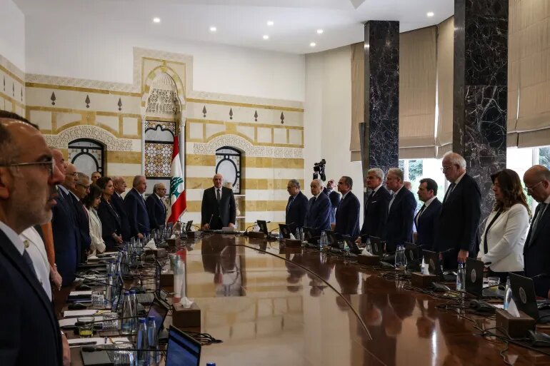 وزرای شیعه جلسه دولت لبنان را ترک کردند/ تاکید بر مخالف با طرح خلع سلاح مقاومت