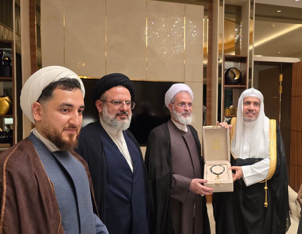 Bertemu dengan Ayatullah Arafi di Malaysia, Syaikh al-Issa Puji Kapasitas Keilmuan Iran dan Tekankan Pendekatan antara Sunni-Syiah